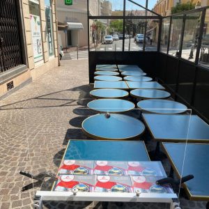 SANI DIV par serco holding spération plexiglass table restaurants écoles
